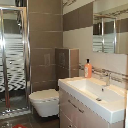 Violeta Lefkada City